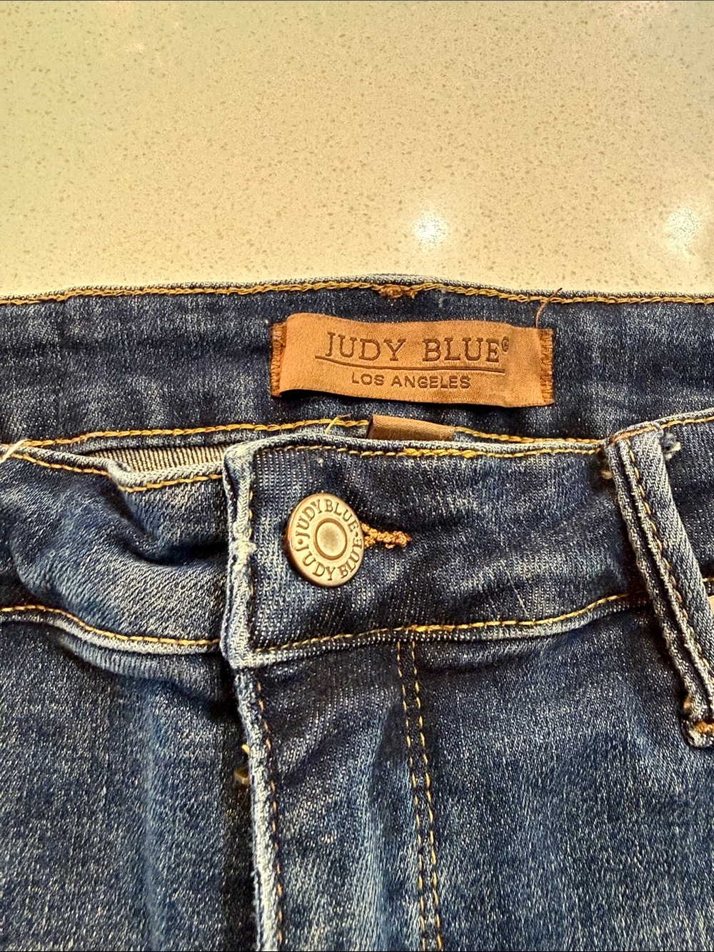 Judy Blue Blue Frayed Hem Denim Shorts Size XL - Picture 2 of 8